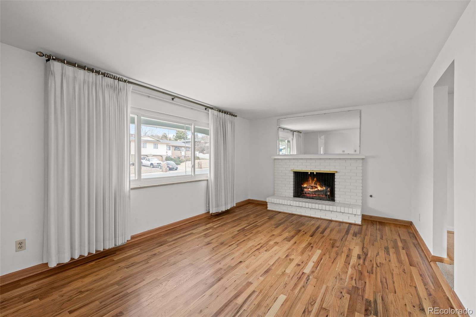 MLS Image #5 for 832 s beech street,lakewood, Colorado