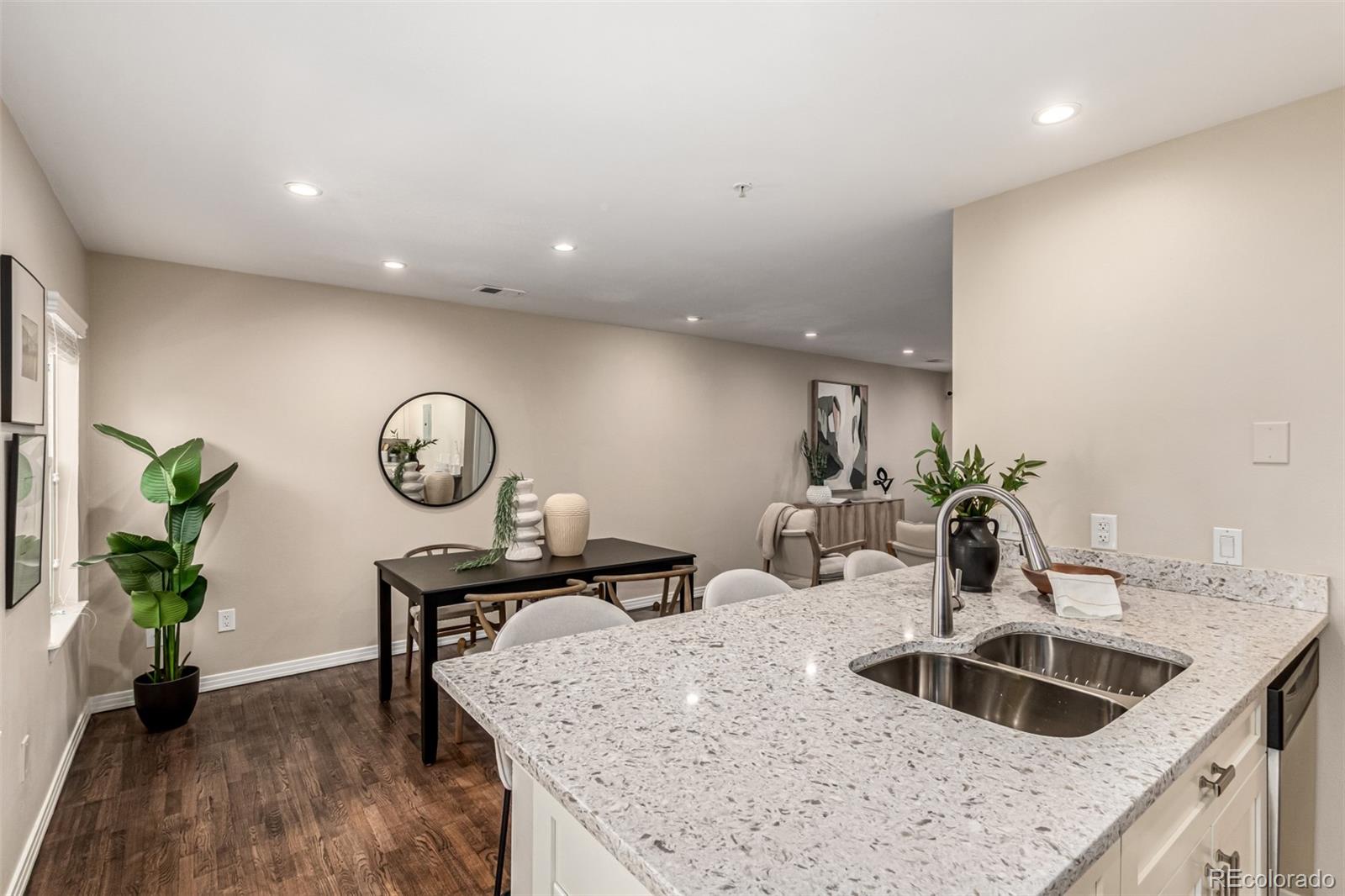 MLS Image #13 for 1661 n washington street d,denver, Colorado