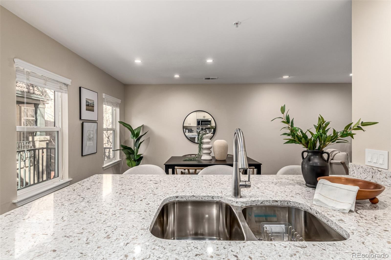 MLS Image #14 for 1661 n washington street d,denver, Colorado