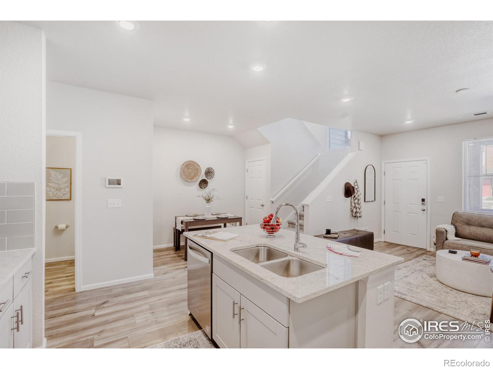 MLS Image #11 for 6089 n liverpool street,aurora, Colorado
