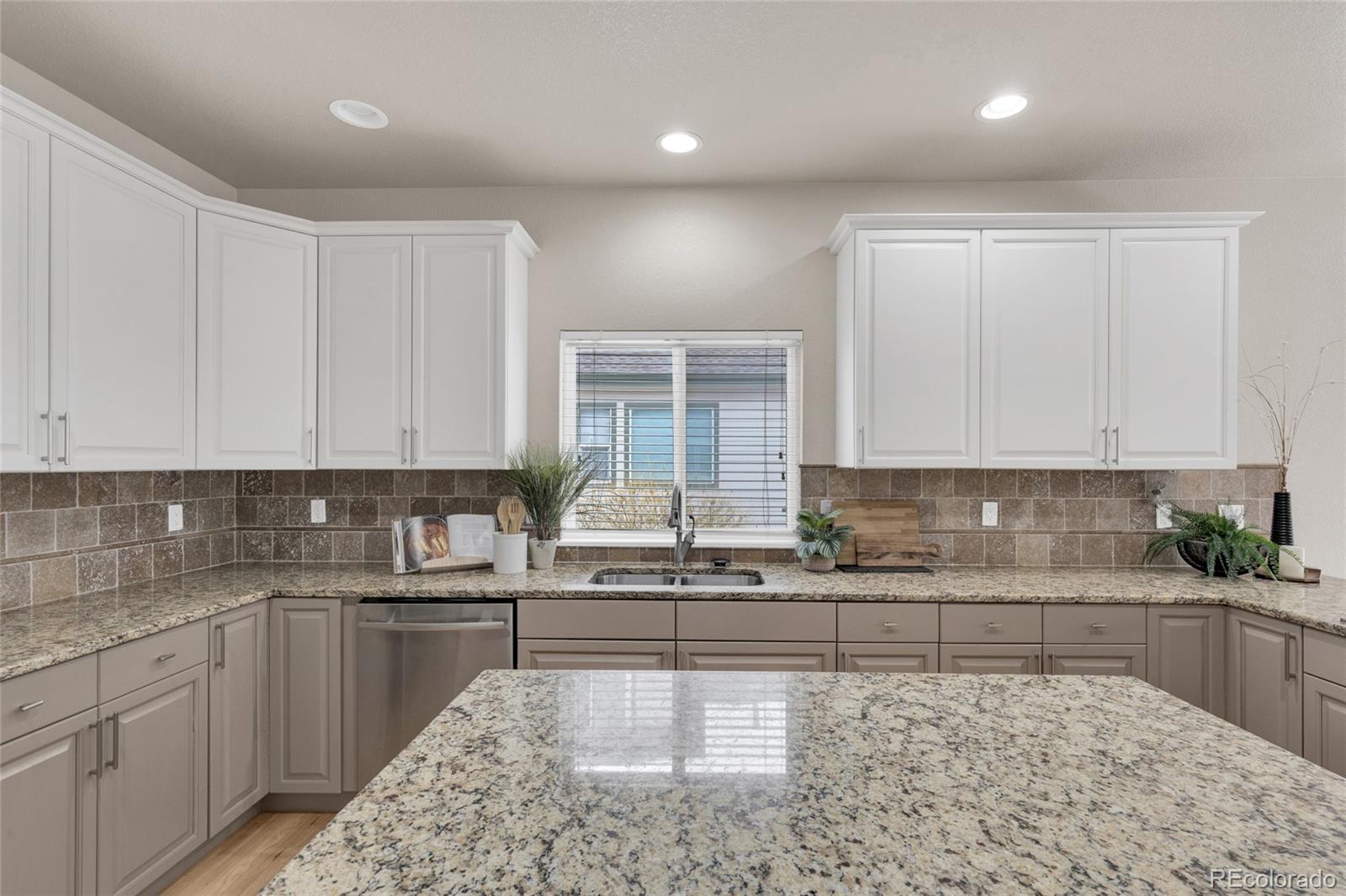 MLS Image #21 for 14880 e maplewood drive,centennial, Colorado