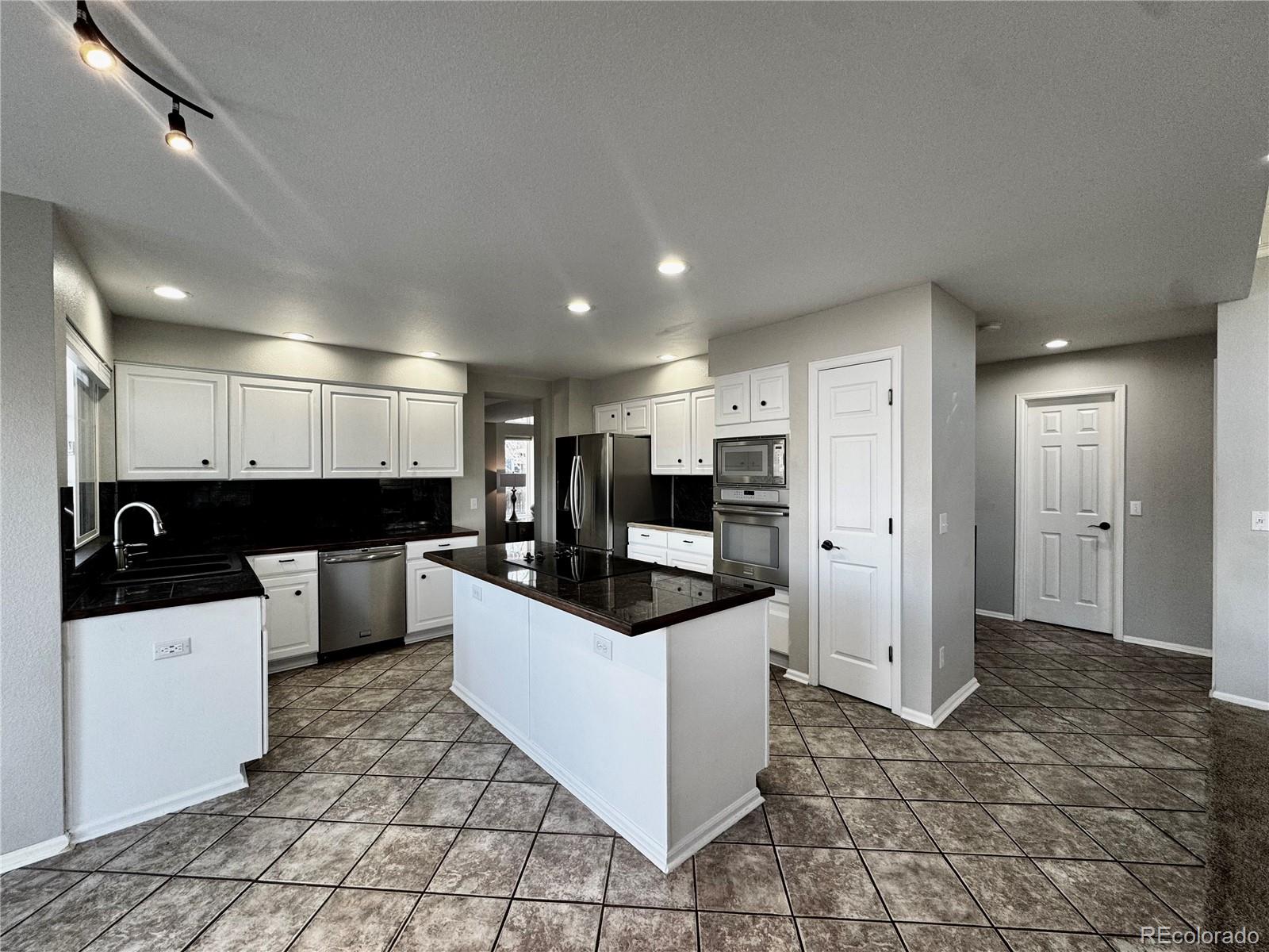 MLS Image #10 for 5151 s bahama court,centennial, Colorado