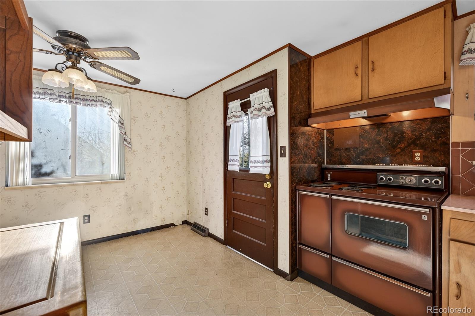 MLS Image #10 for 4181 s eliot street,englewood, Colorado
