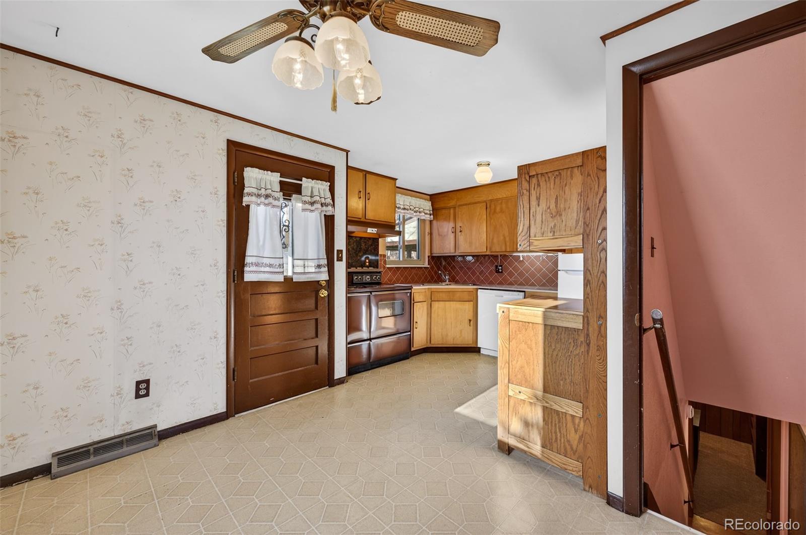 MLS Image #7 for 4181 s eliot street,englewood, Colorado