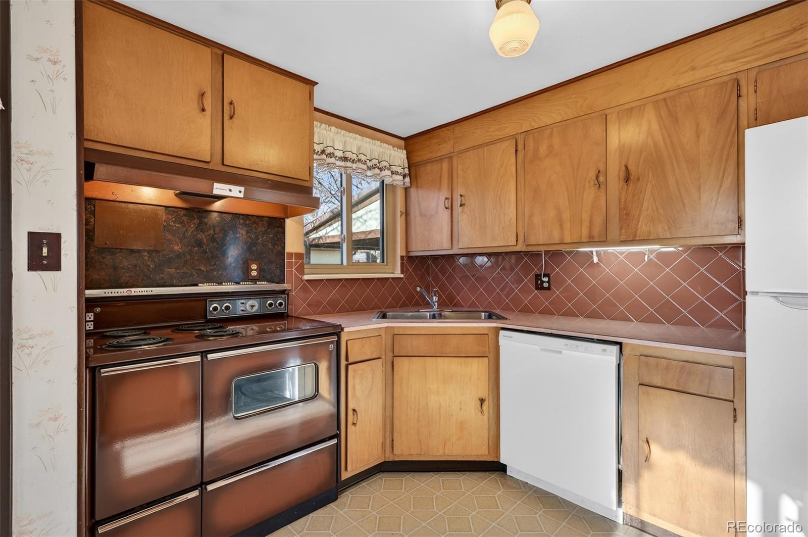 MLS Image #8 for 4181 s eliot street,englewood, Colorado