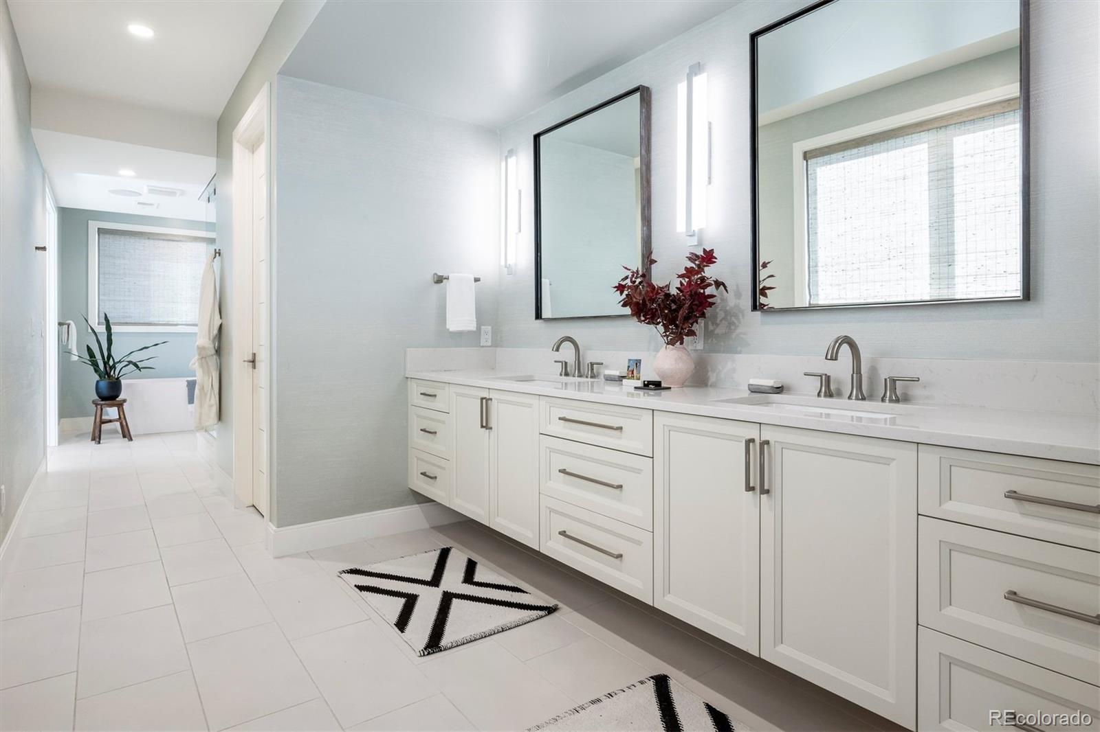 MLS Image #16 for 525  columbine street,denver, Colorado