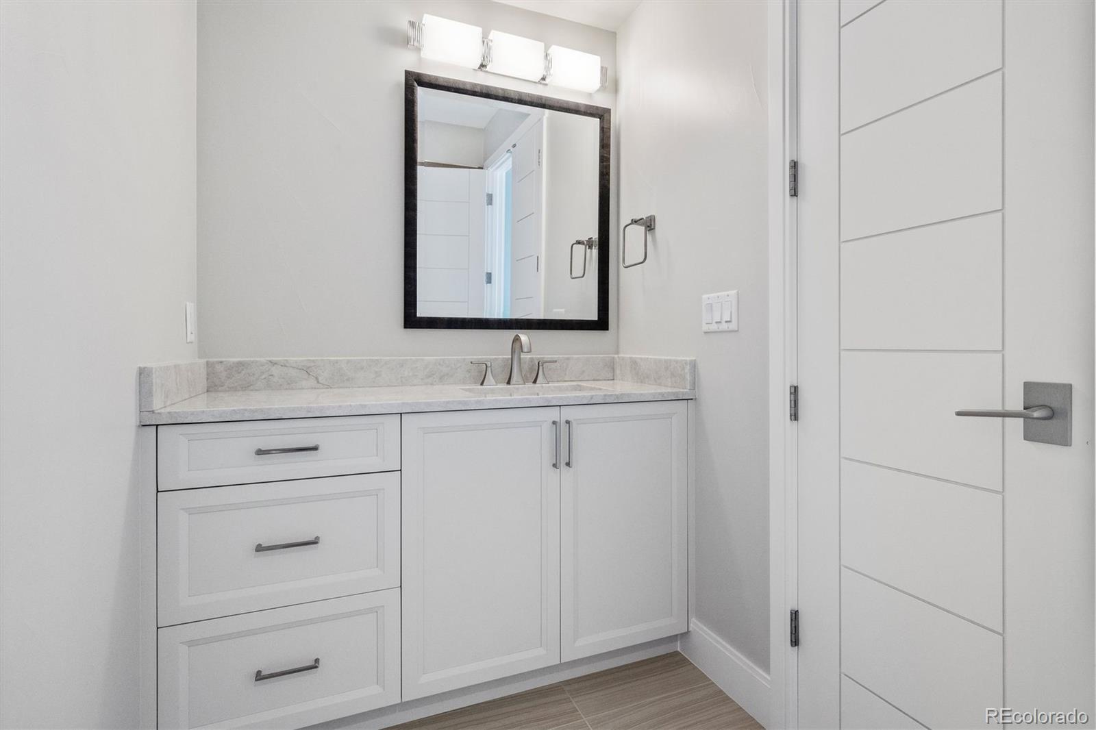 MLS Image #27 for 525  columbine street,denver, Colorado