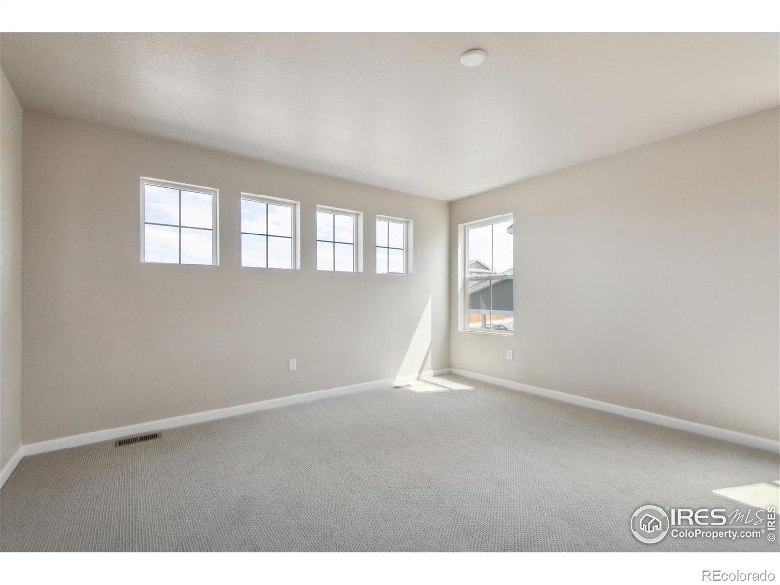MLS Image #13 for 914  harvard street,johnstown, Colorado
