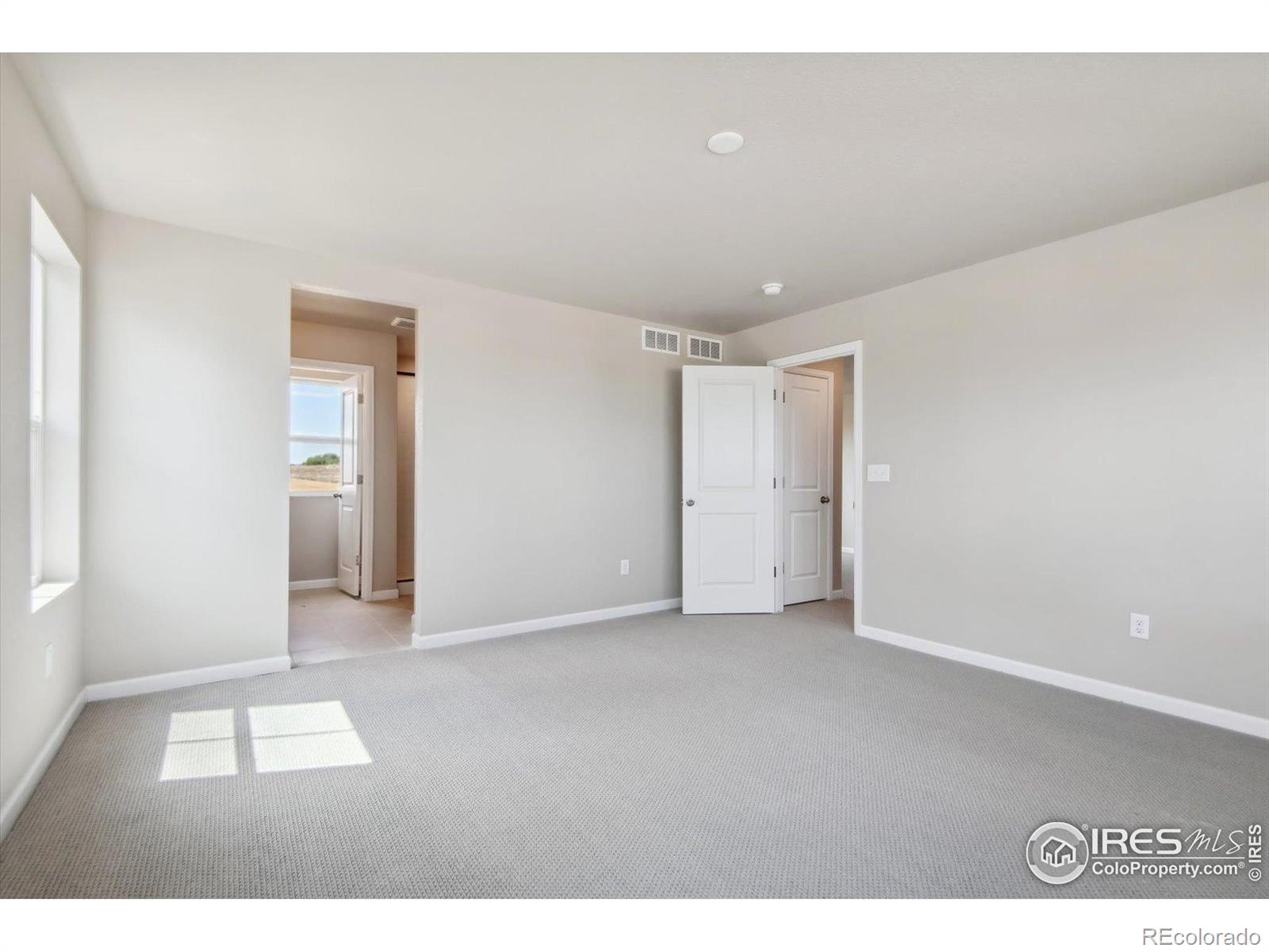 MLS Image #14 for 914  harvard street,johnstown, Colorado