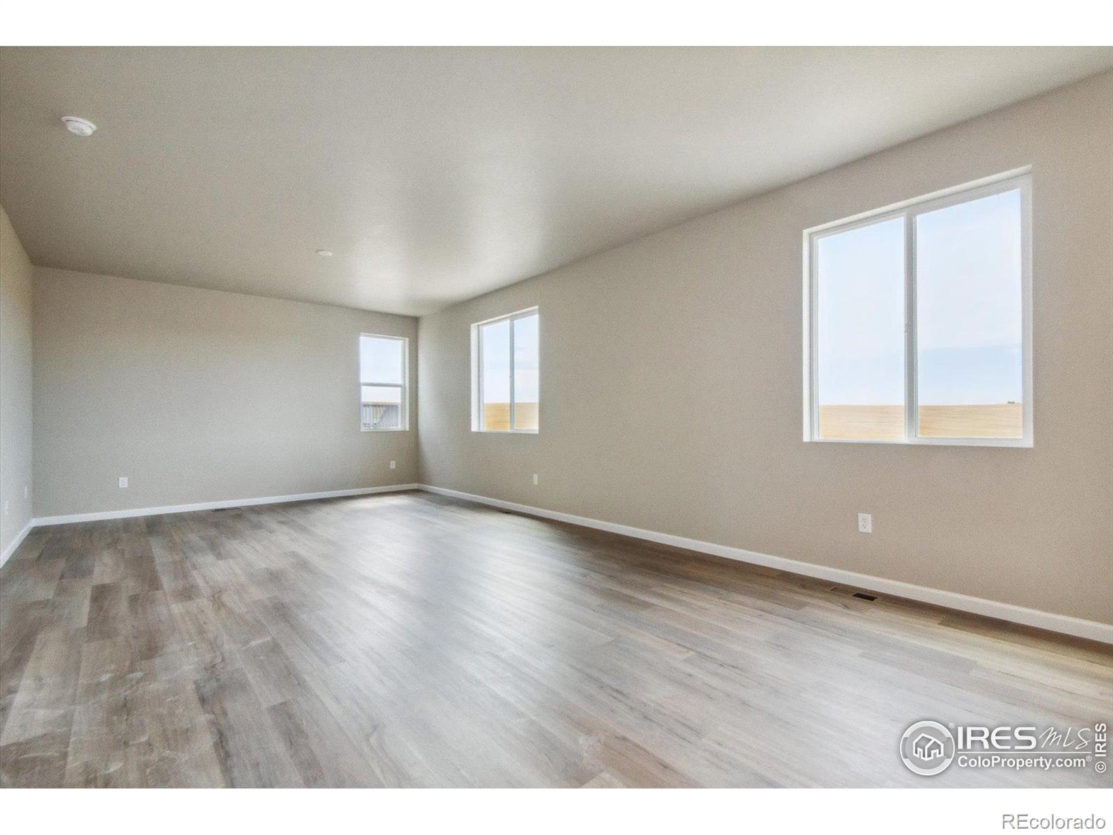 MLS Image #5 for 914  harvard street,johnstown, Colorado