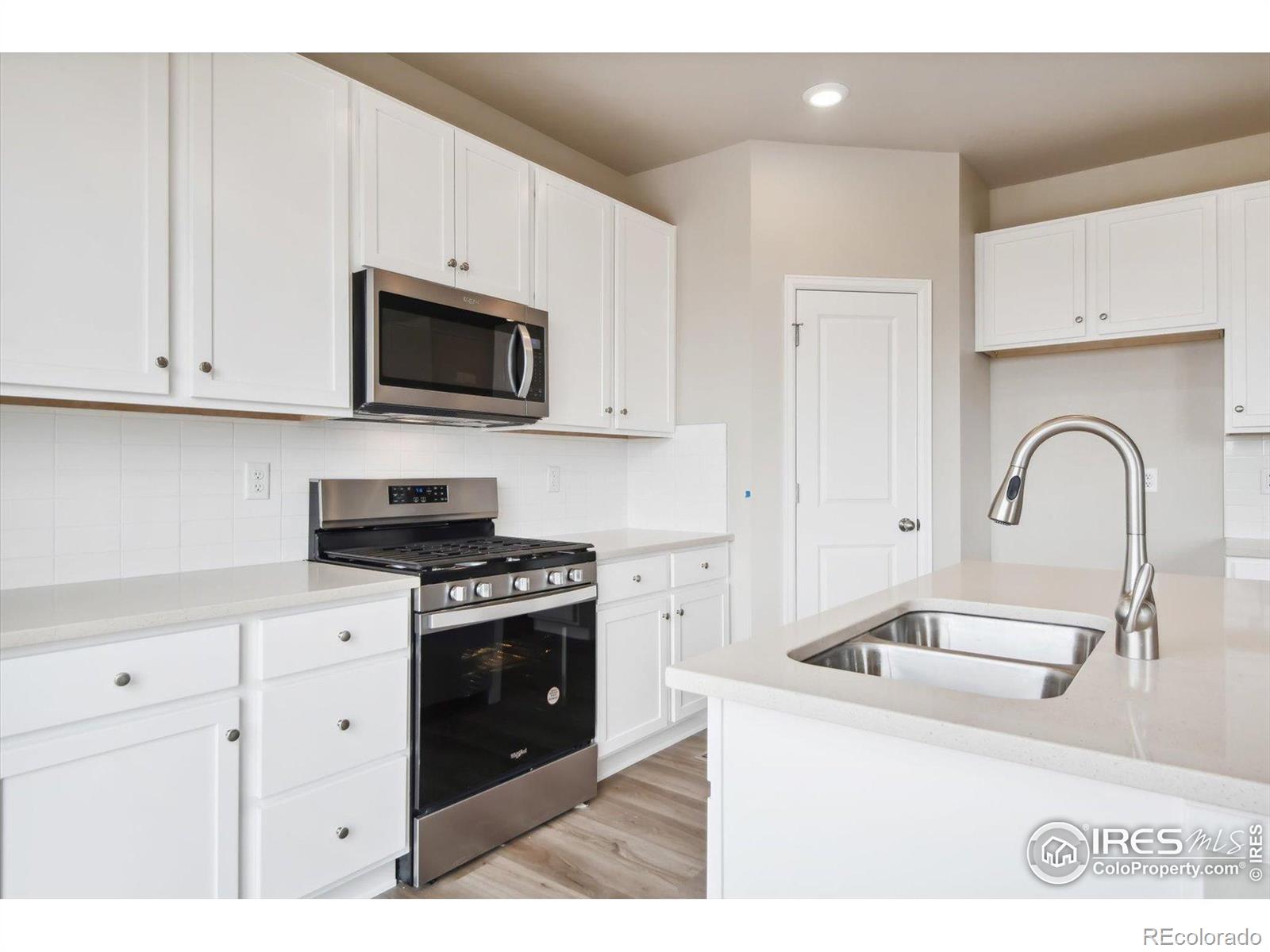 MLS Image #7 for 914  harvard street,johnstown, Colorado