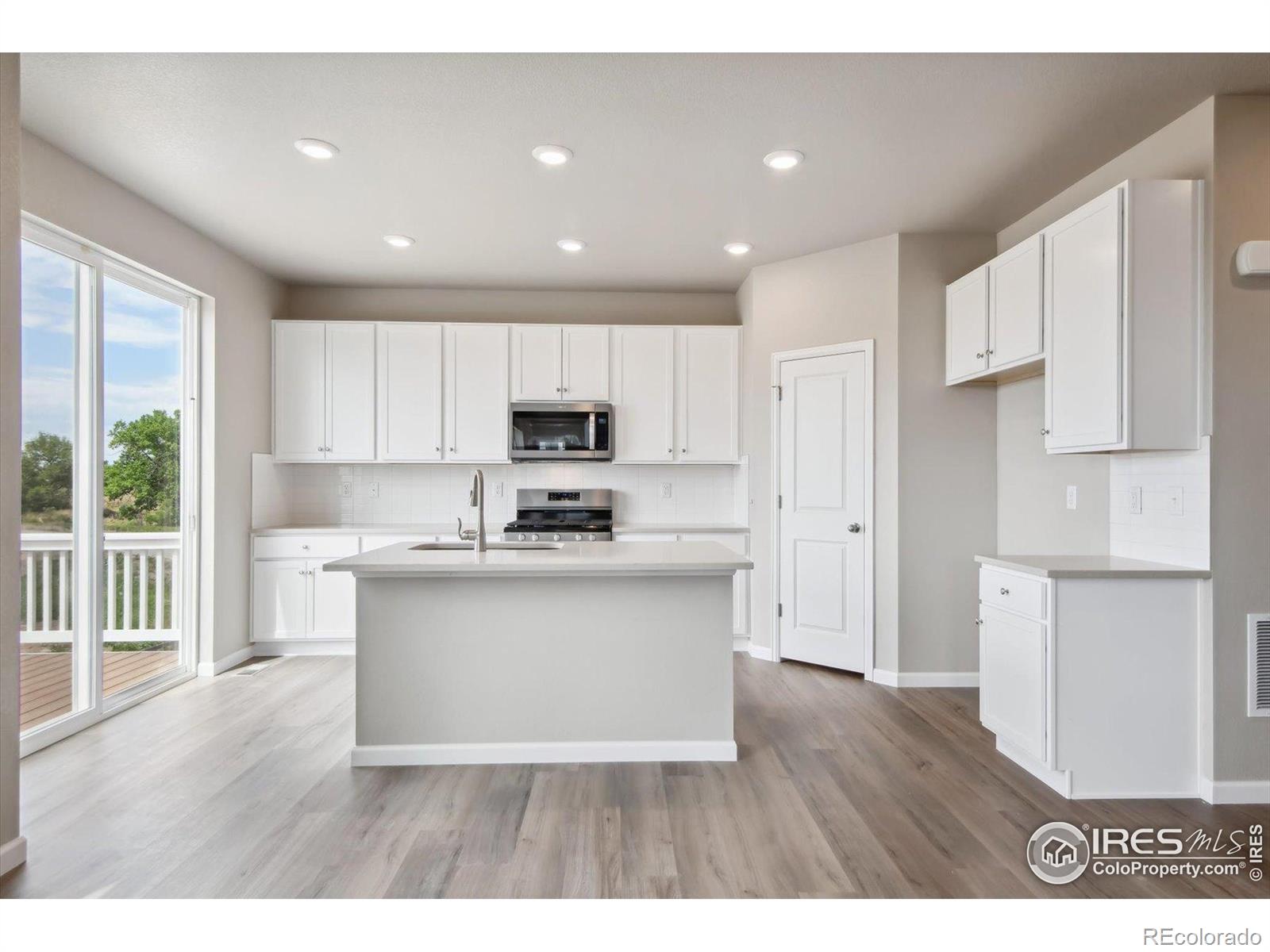 MLS Image #9 for 914  harvard street,johnstown, Colorado