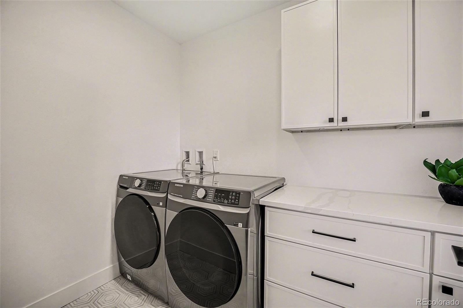 MLS Image #16 for 3825 s peach way,denver, Colorado