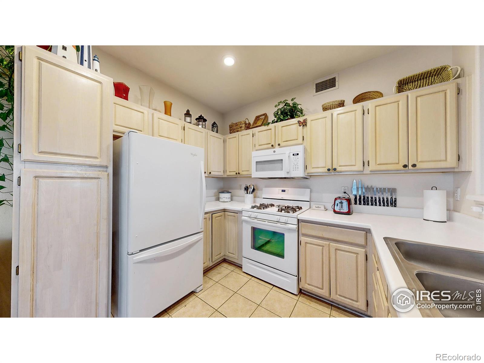 MLS Image #8 for 1080  opal street 104,broomfield, Colorado