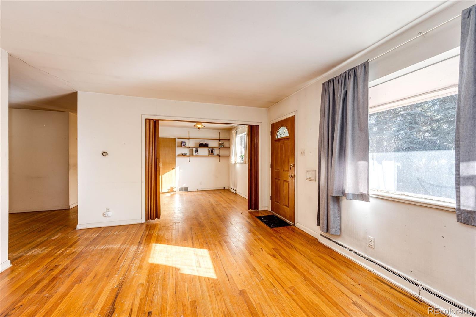 MLS Image #10 for 2301 s saint paul street,denver, Colorado