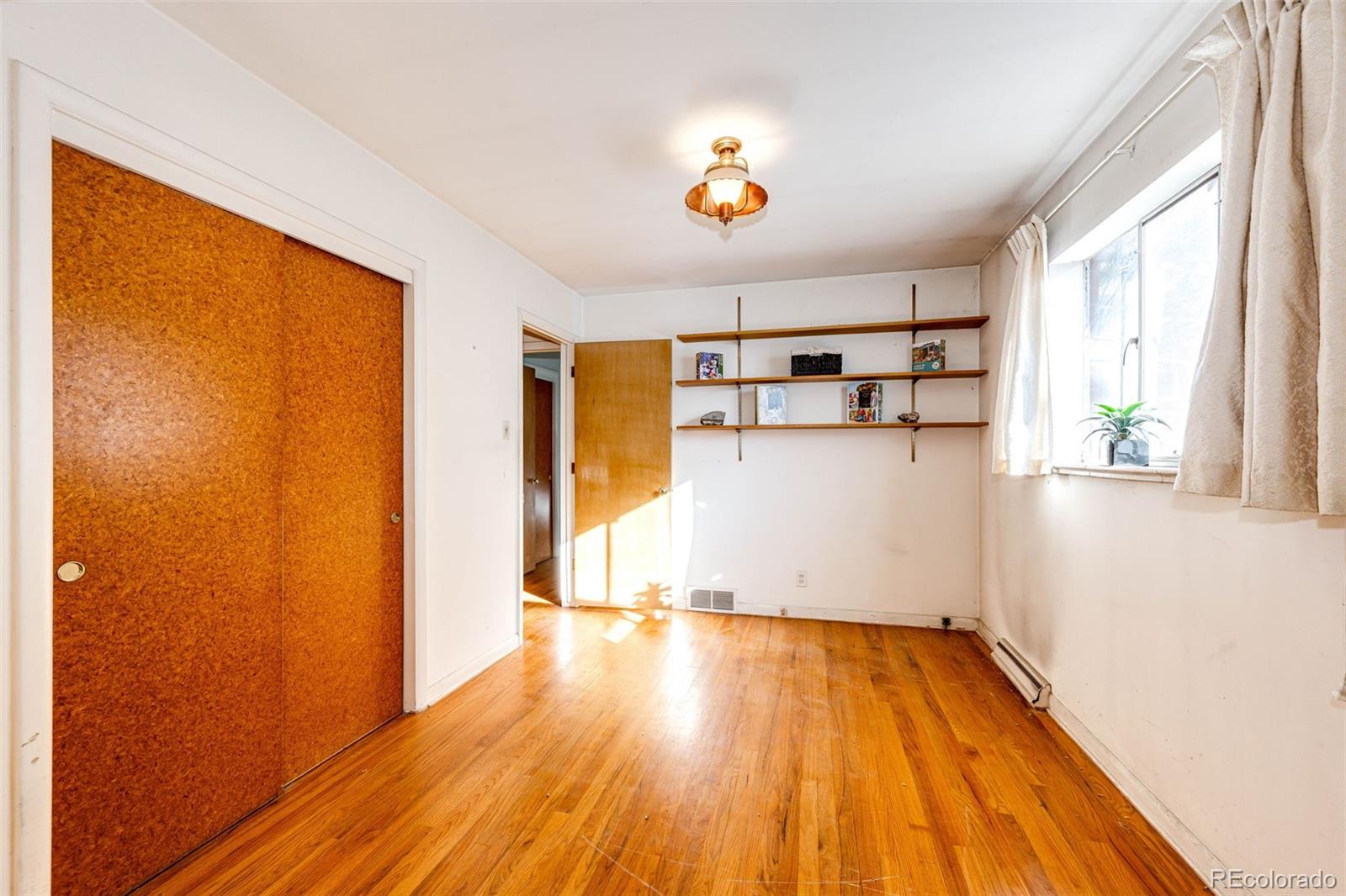 MLS Image #11 for 2301 s saint paul street,denver, Colorado