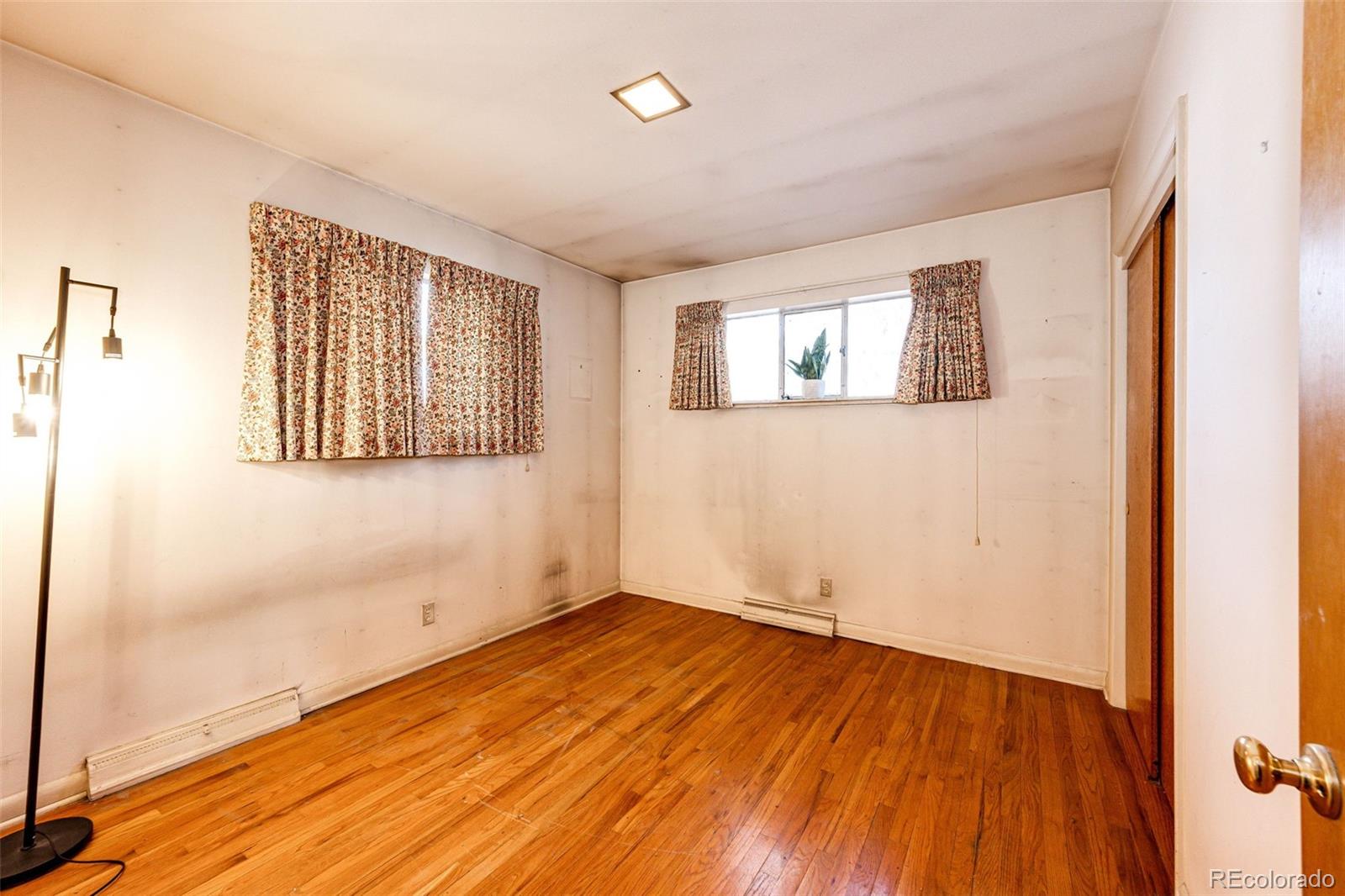 MLS Image #14 for 2301 s saint paul street,denver, Colorado