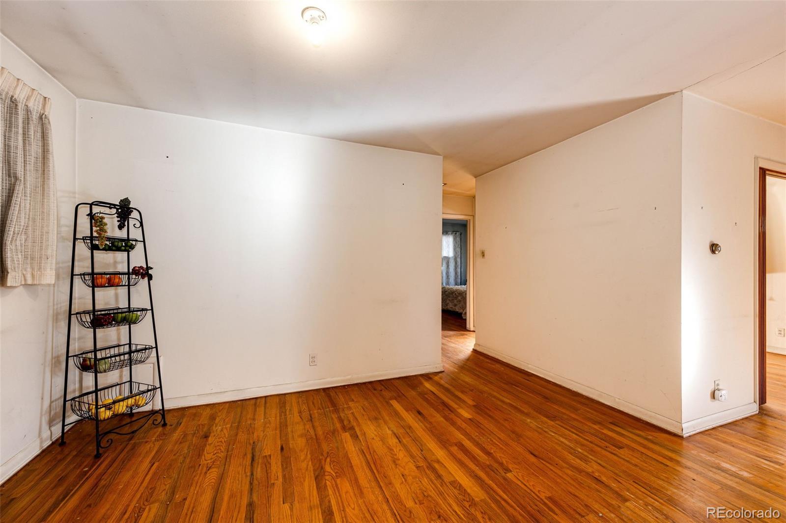 MLS Image #15 for 2301 s saint paul street,denver, Colorado