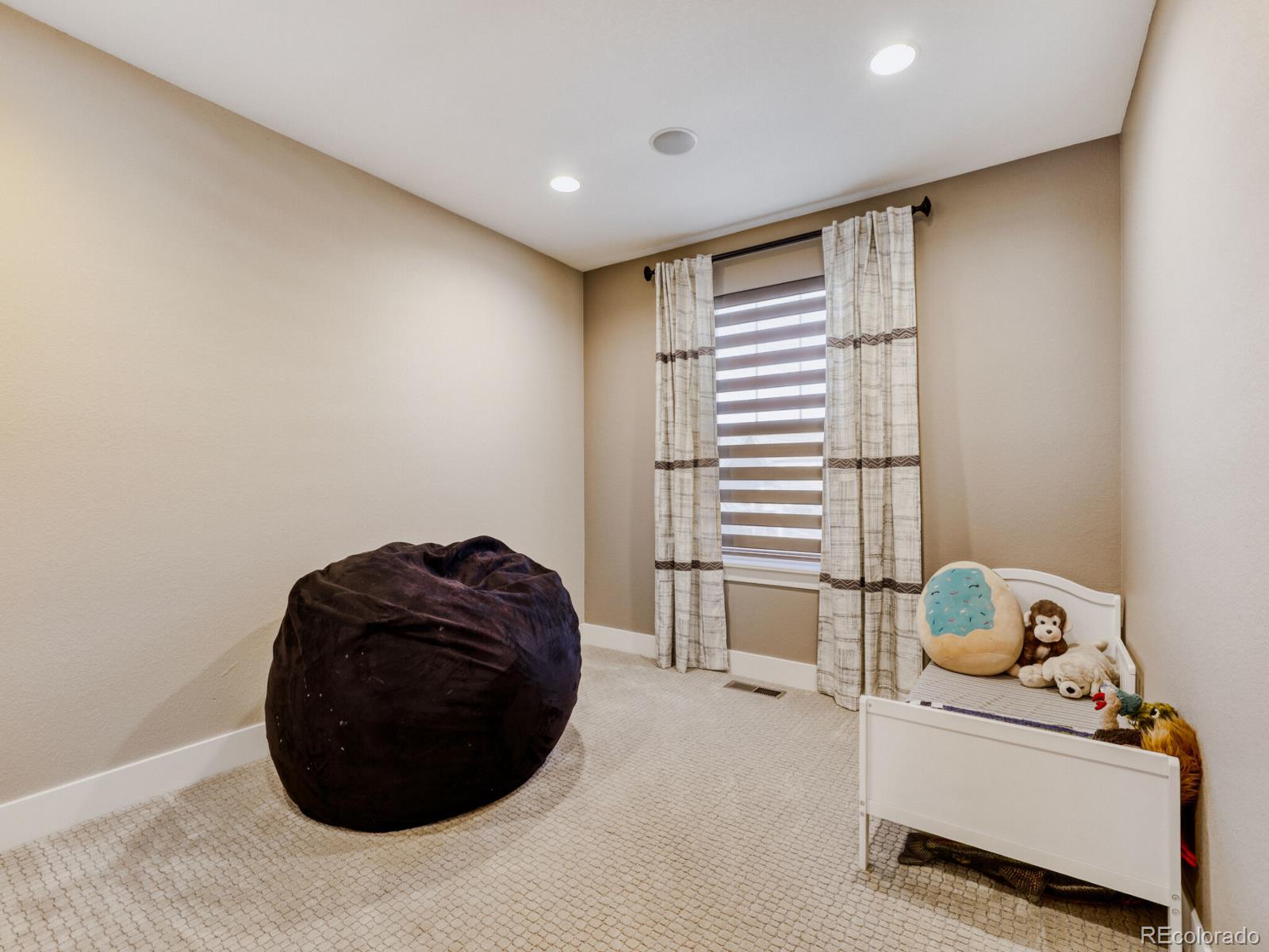 MLS Image #19 for 8197 e 53rd drive ,denver, Colorado