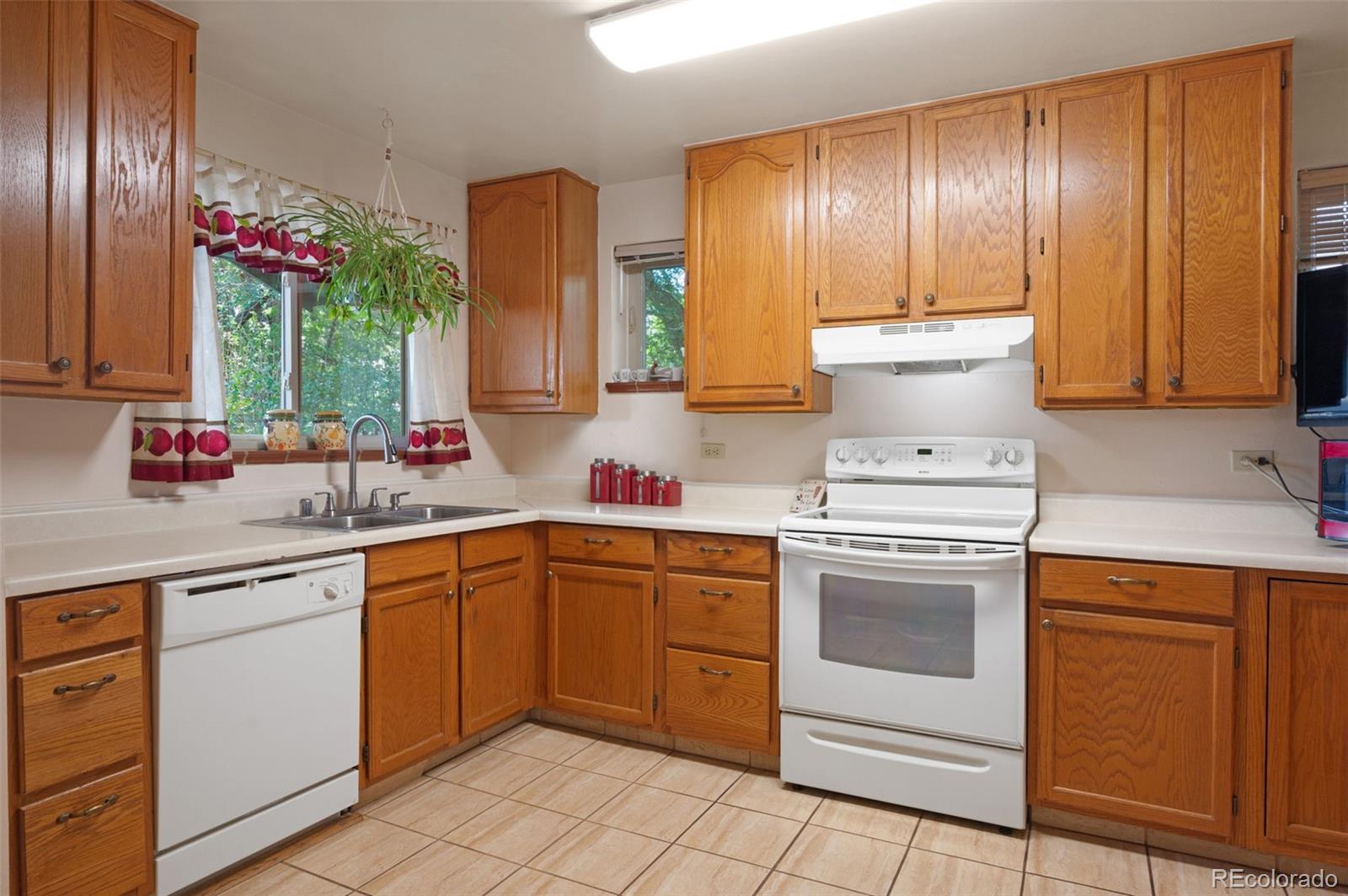 MLS Image #10 for 1019  market street,colorado springs, Colorado