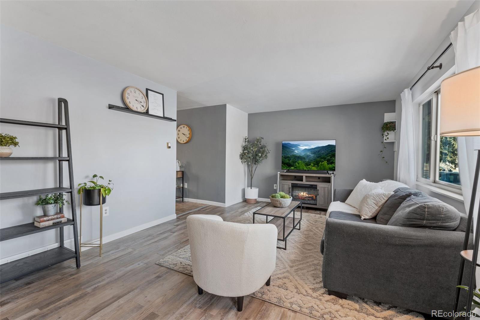 MLS Image #4 for 4665 s splendid circle,colorado springs, Colorado