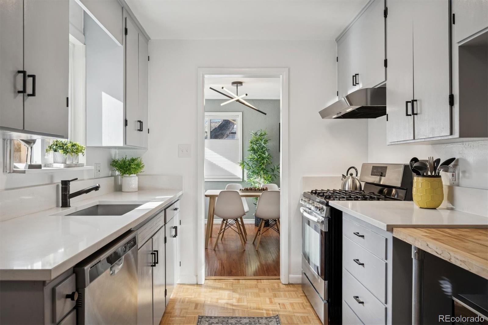 MLS Image #13 for 1564 s ivy street,denver, Colorado