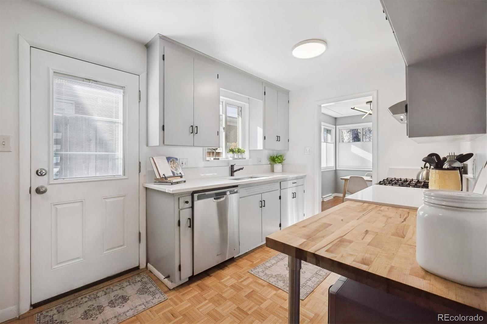 MLS Image #15 for 1564 s ivy street,denver, Colorado