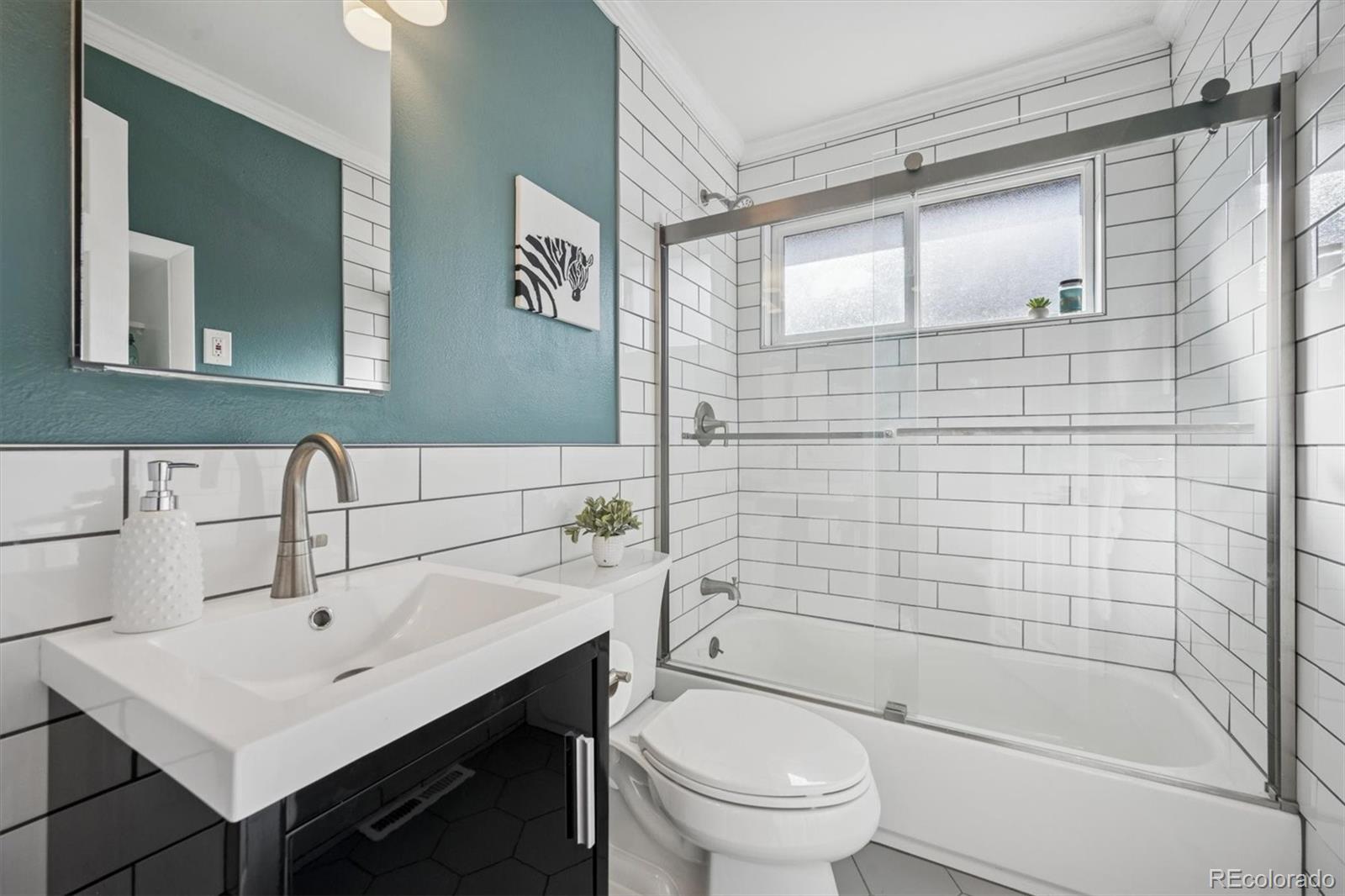 MLS Image #21 for 1564 s ivy street,denver, Colorado