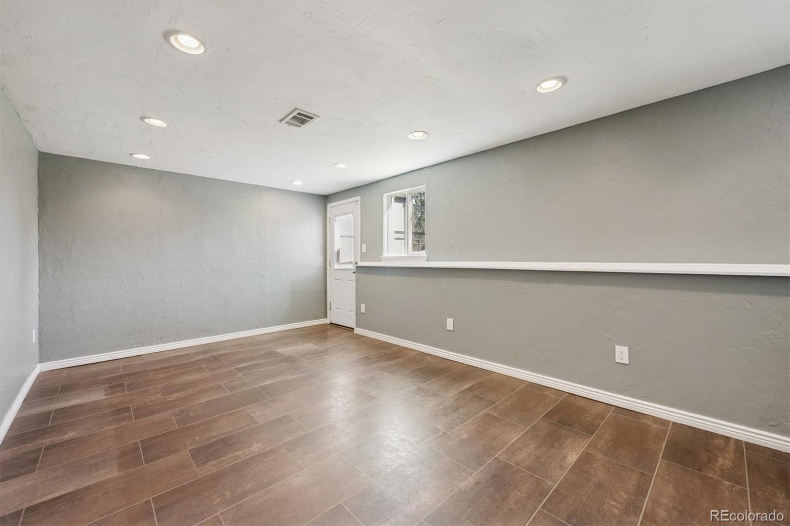 MLS Image #24 for 1564 s ivy street,denver, Colorado