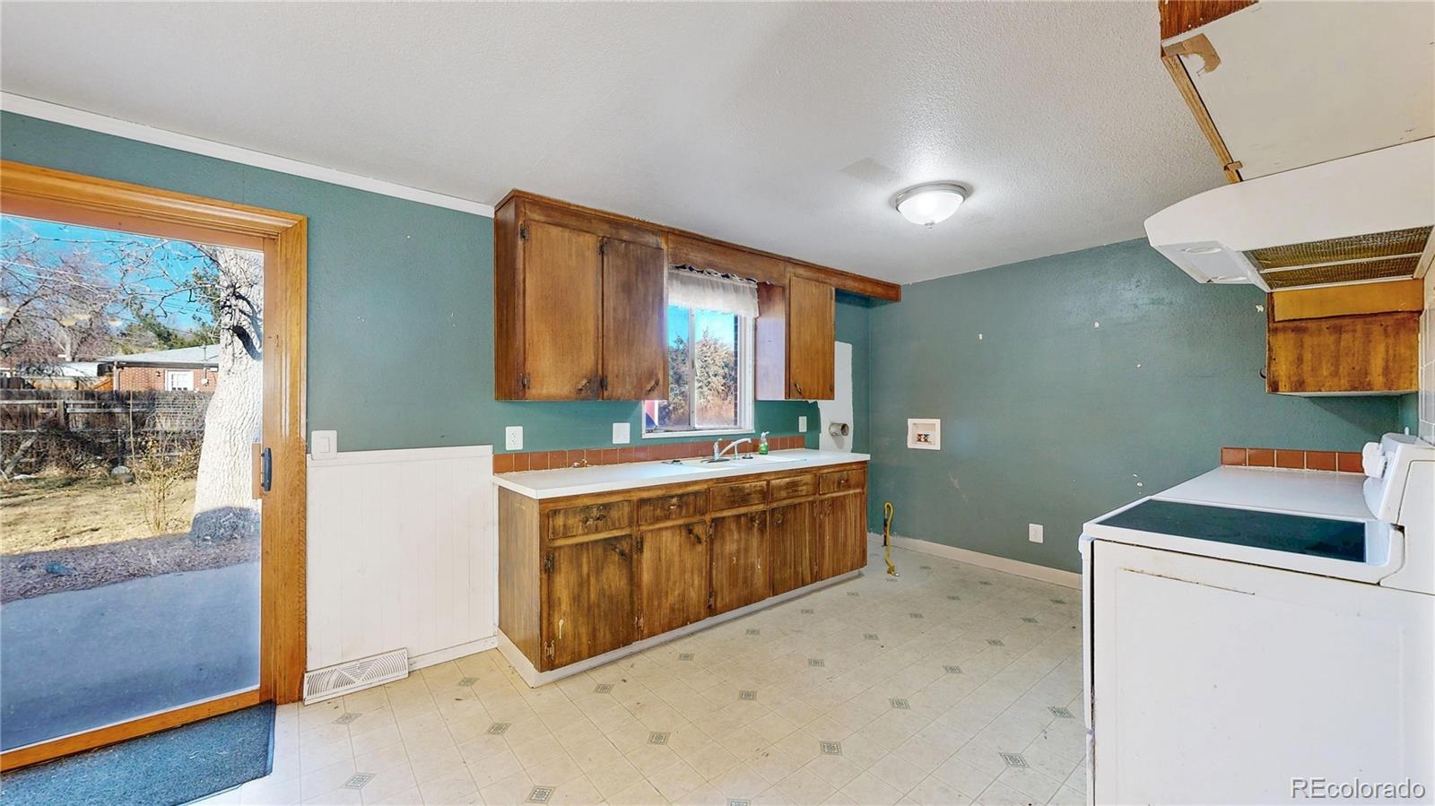 MLS Image #11 for 909 e 9th avenue,broomfield, Colorado