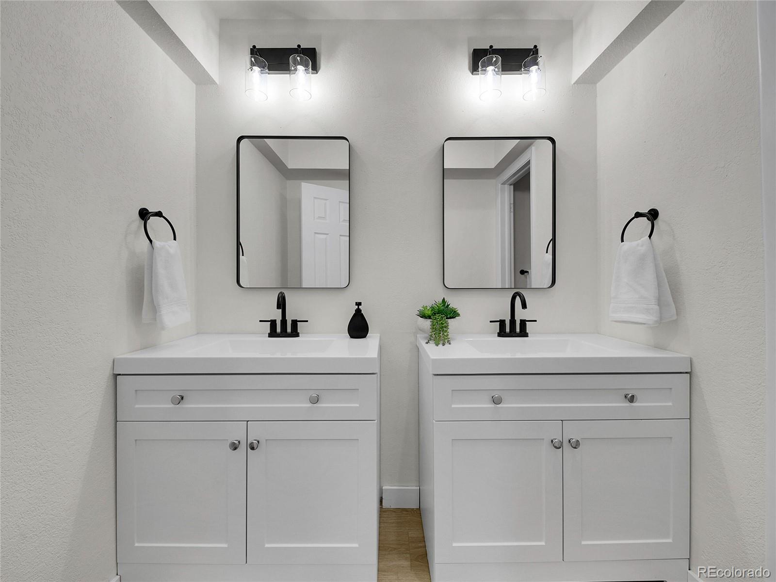 MLS Image #9 for 3532  s hillcrest drive #2,denver, Colorado