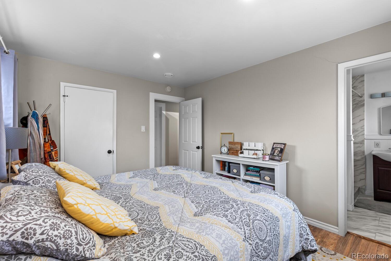 MLS Image #16 for 3106 s wolff street,denver, Colorado