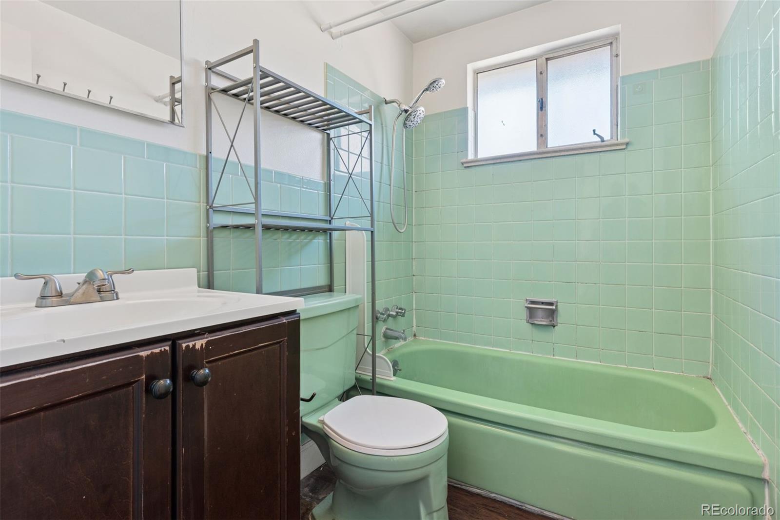 MLS Image #11 for 1951 s dahlia street,denver, Colorado