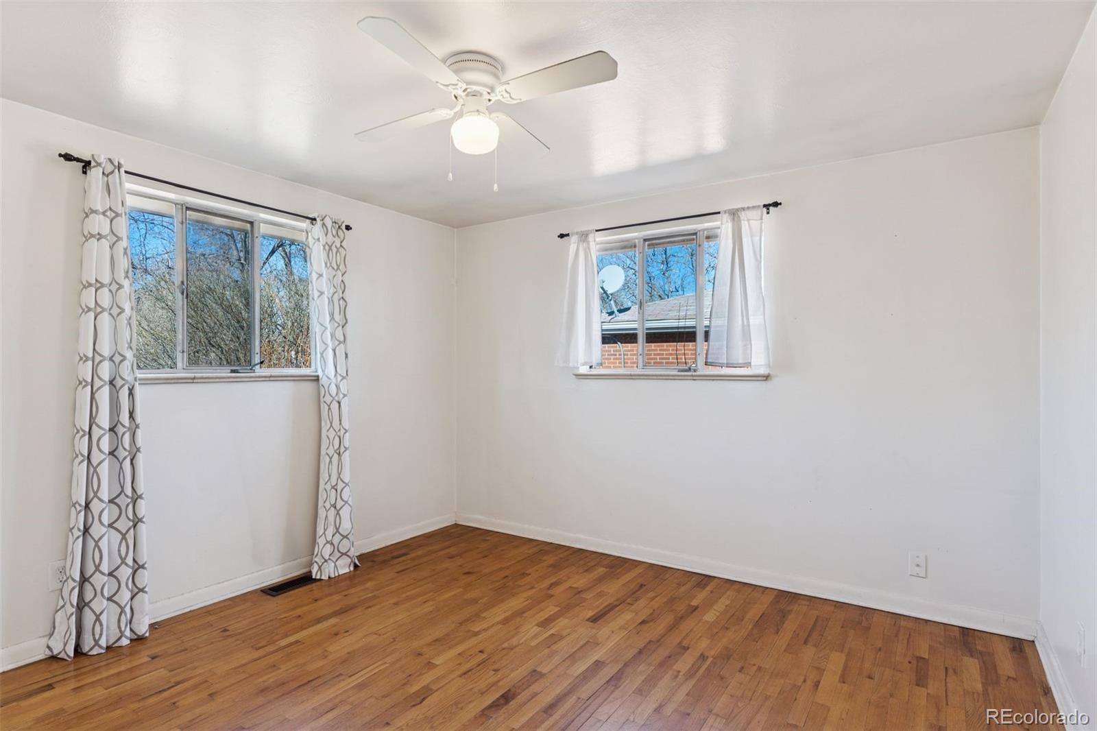 MLS Image #12 for 1951 s dahlia street,denver, Colorado