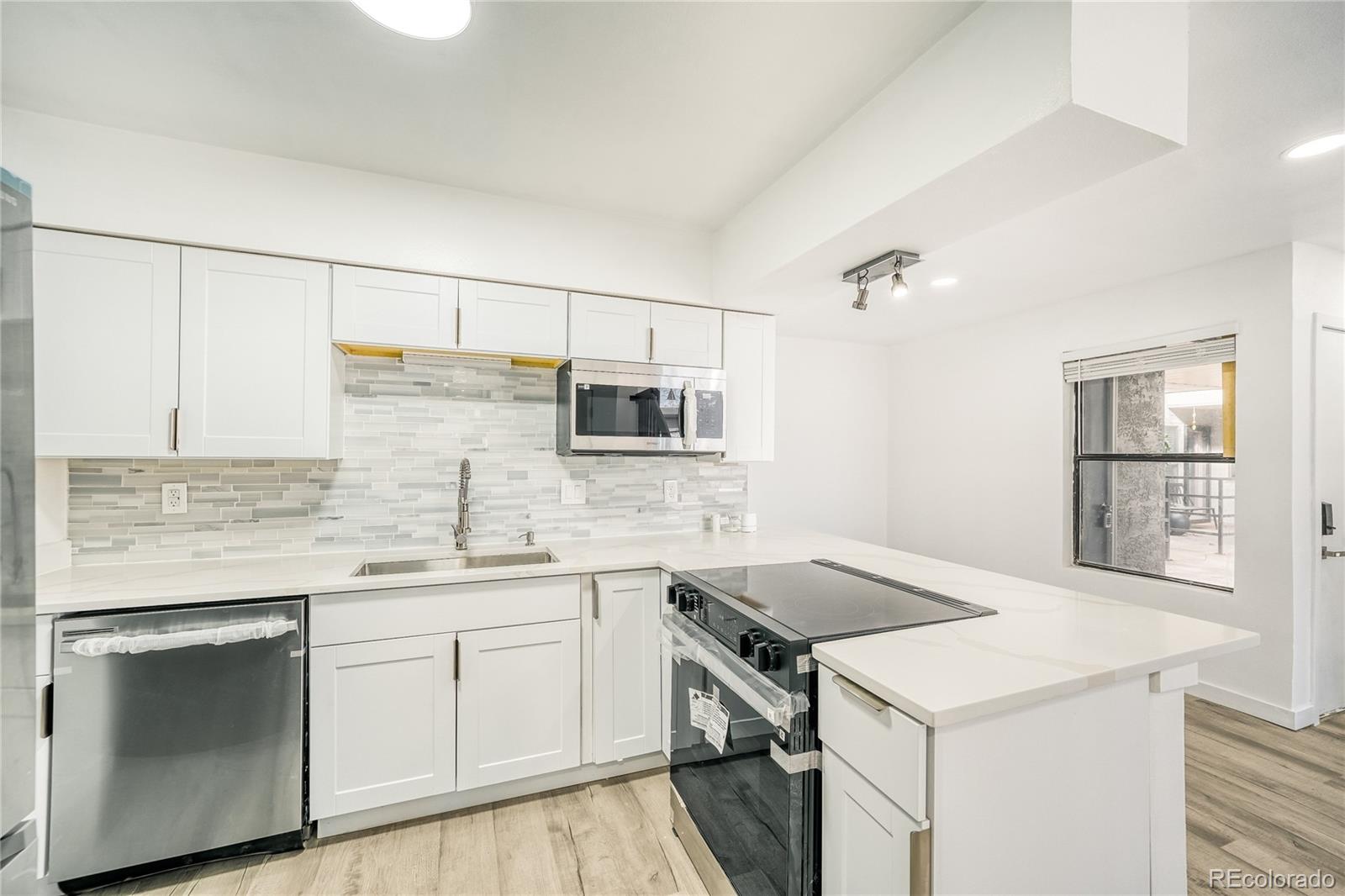 MLS Image #3 for 1825  kendall street 205,lakewood, Colorado