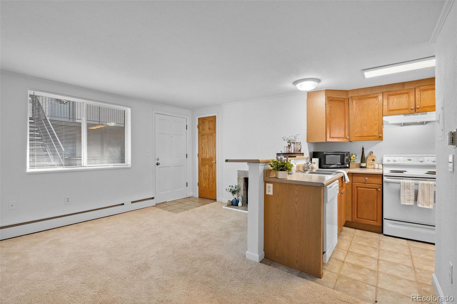 MLS Image #13 for 336 n grant street 405,denver, Colorado