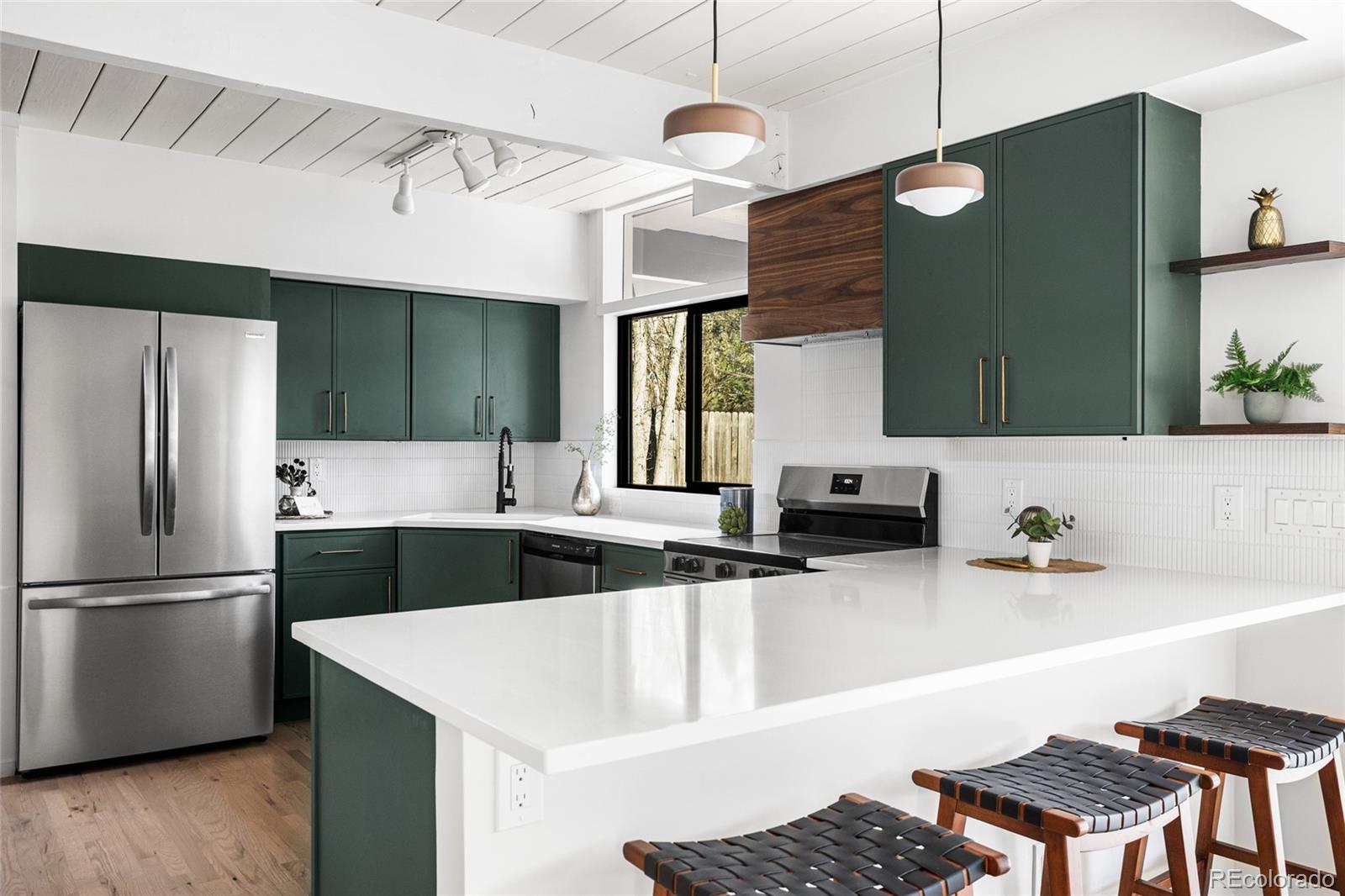 MLS Image #16 for 1812 s ivanhoe street,denver, Colorado