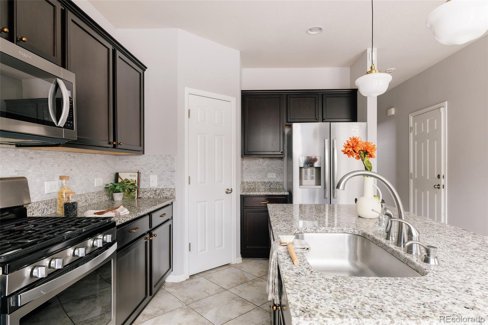 MLS Image #4 for 25206 e lake drive,aurora, Colorado