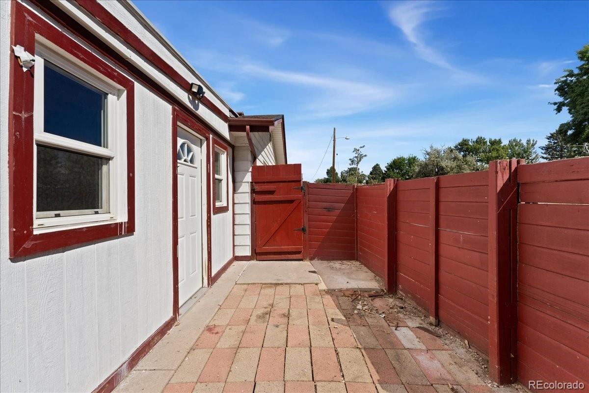 MLS Image #26 for 2597 s perry street,denver, Colorado