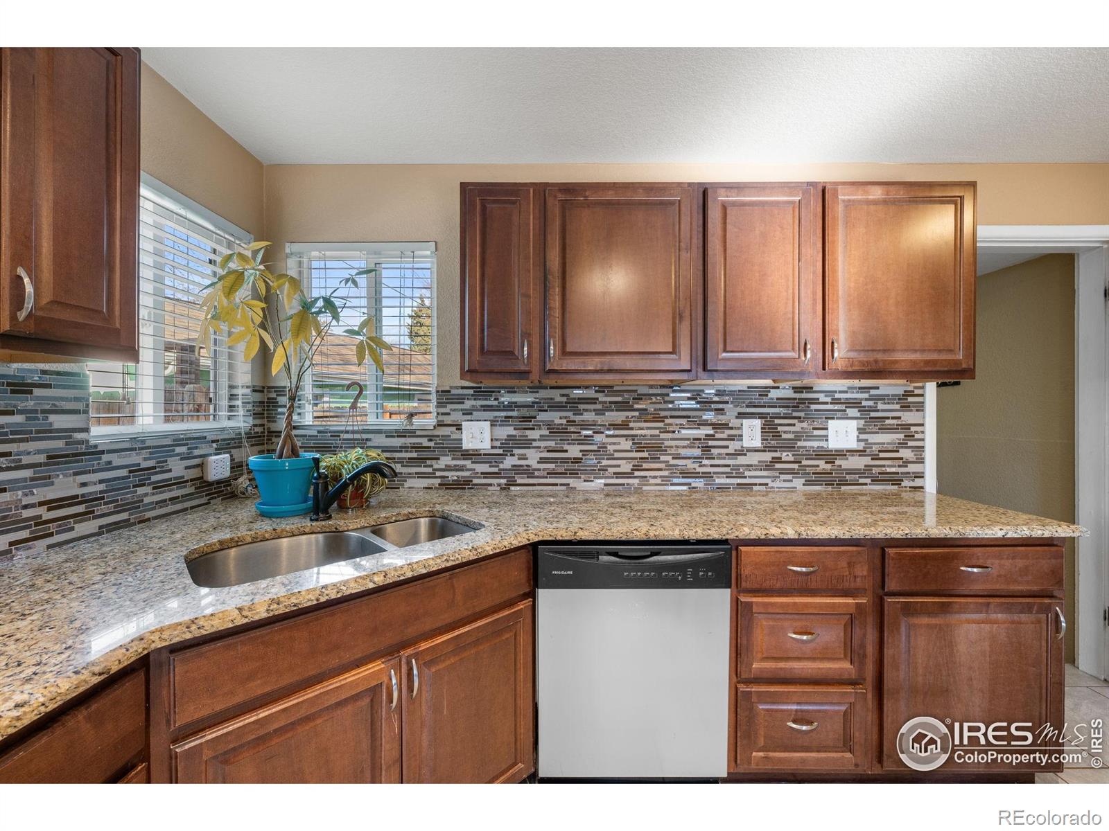 MLS Image #13 for 136 e 5th avenue,longmont, Colorado