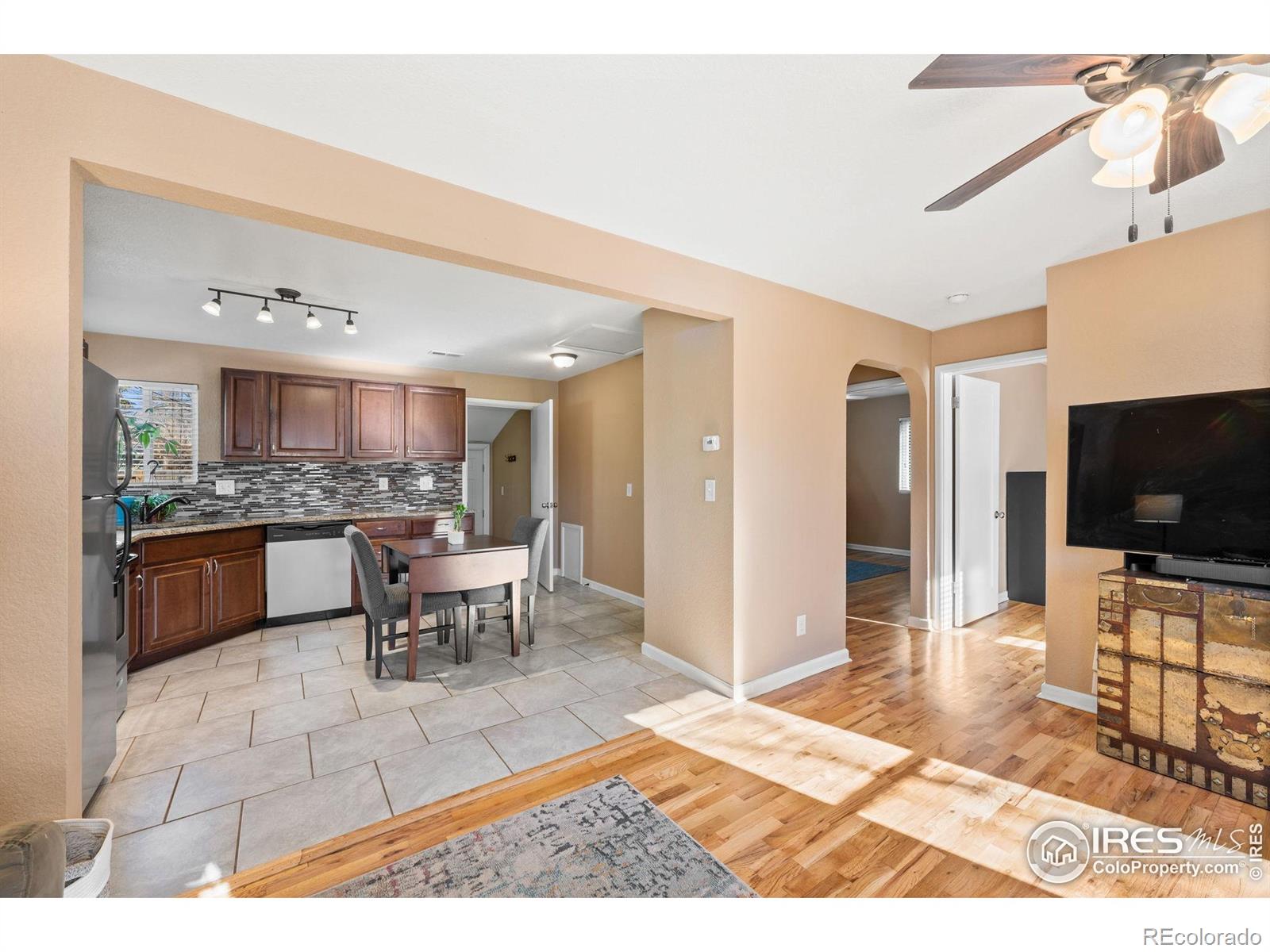 MLS Image #8 for 136 e 5th avenue,longmont, Colorado