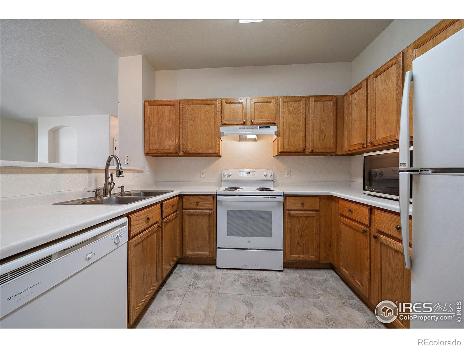 MLS Image #17 for 12182 e 2nd drive,aurora, Colorado