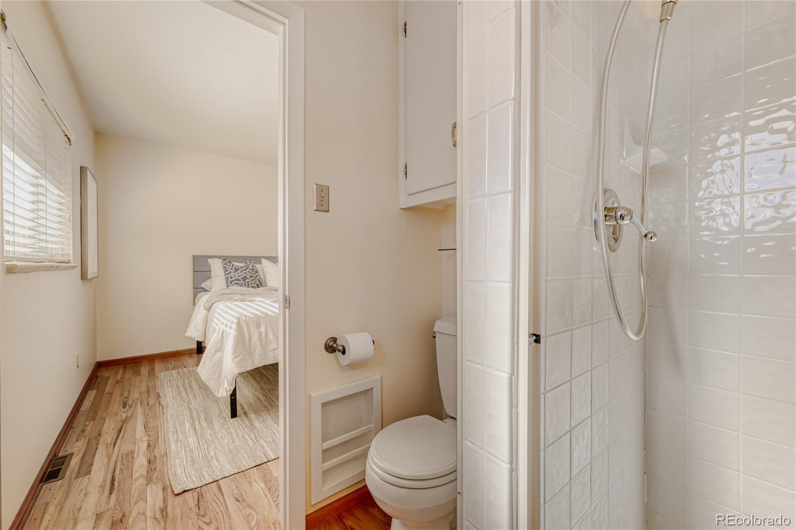 MLS Image #14 for 8292 e lehigh drive,denver, Colorado