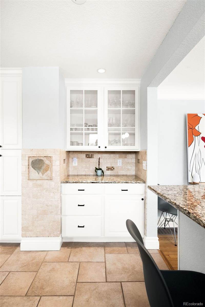 MLS Image #14 for 2390 n glencoe street,denver, Colorado