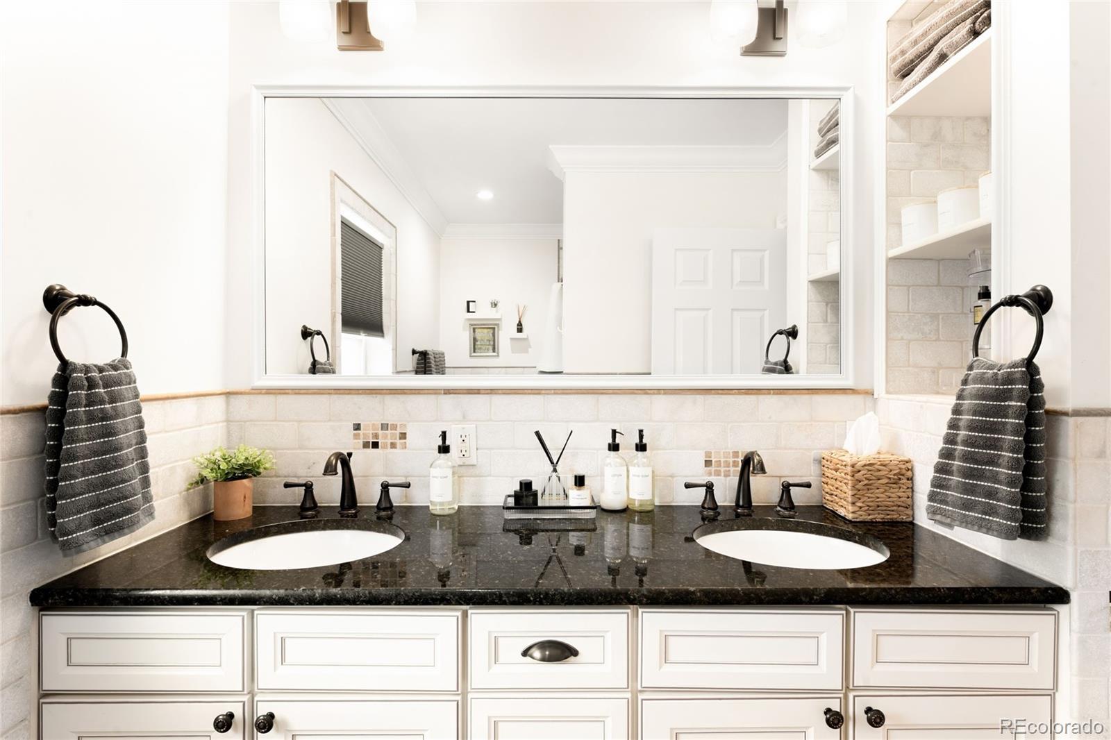 MLS Image #18 for 2390 n glencoe street,denver, Colorado