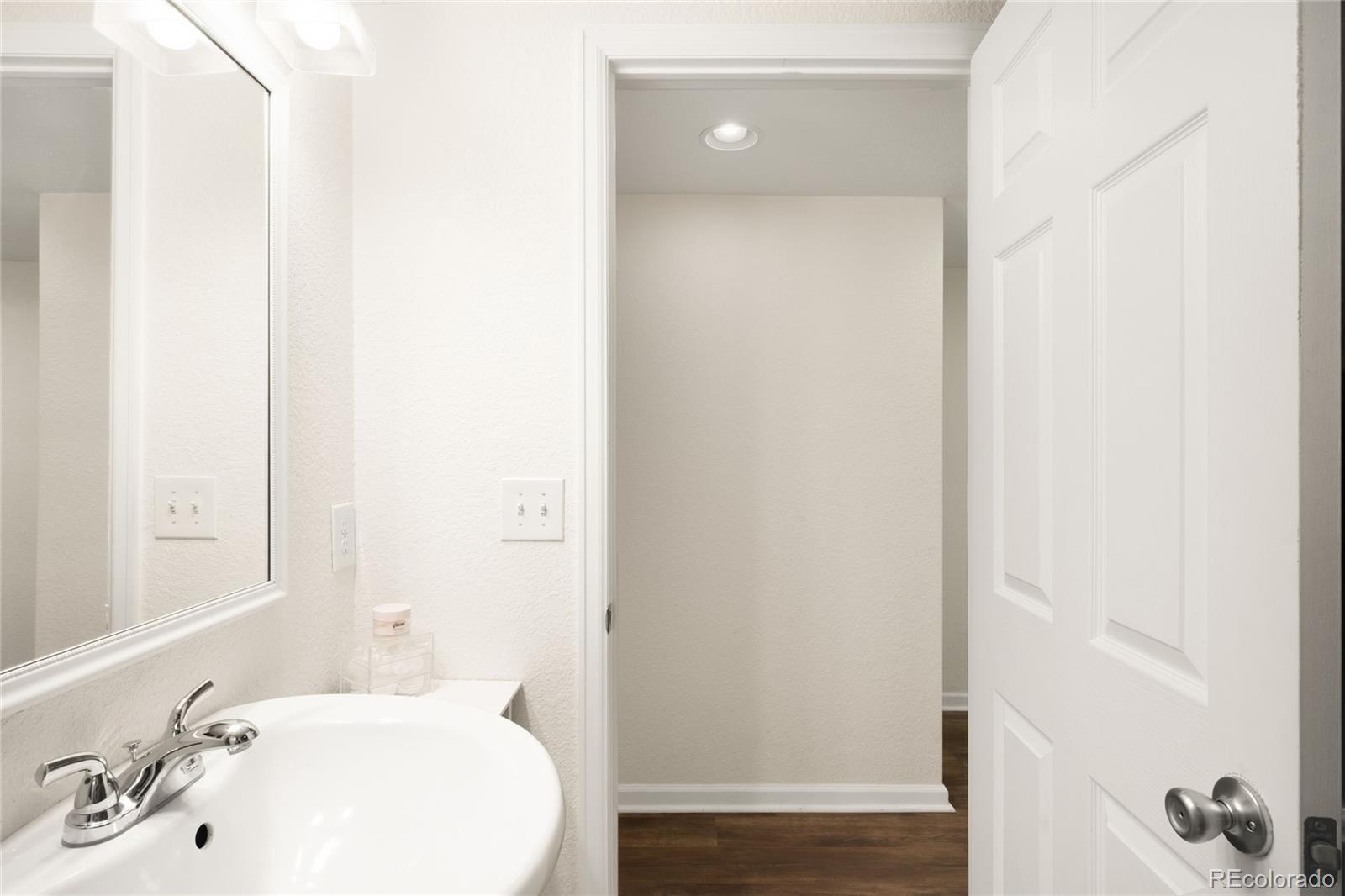 MLS Image #32 for 2390 n glencoe street,denver, Colorado