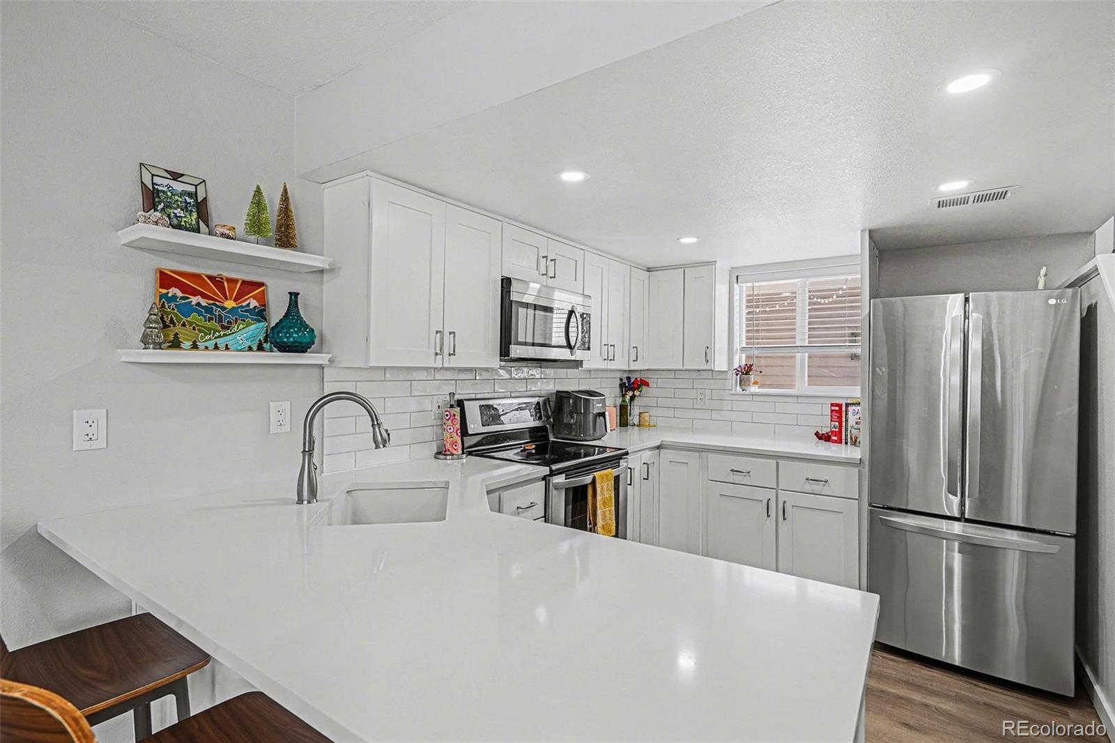 MLS Image #2 for 9423  lou drive,thornton, Colorado