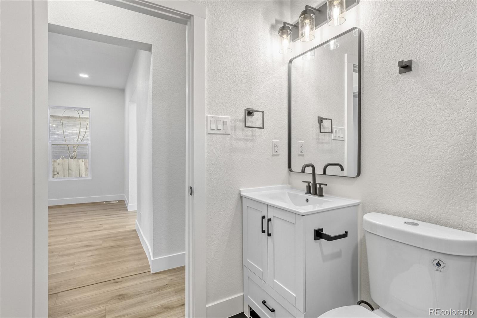 MLS Image #17 for 2627 n york street,denver, Colorado