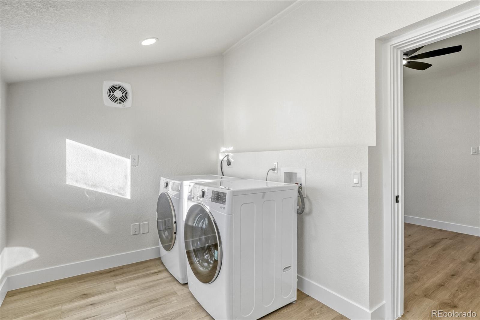 MLS Image #18 for 2627 n york street,denver, Colorado