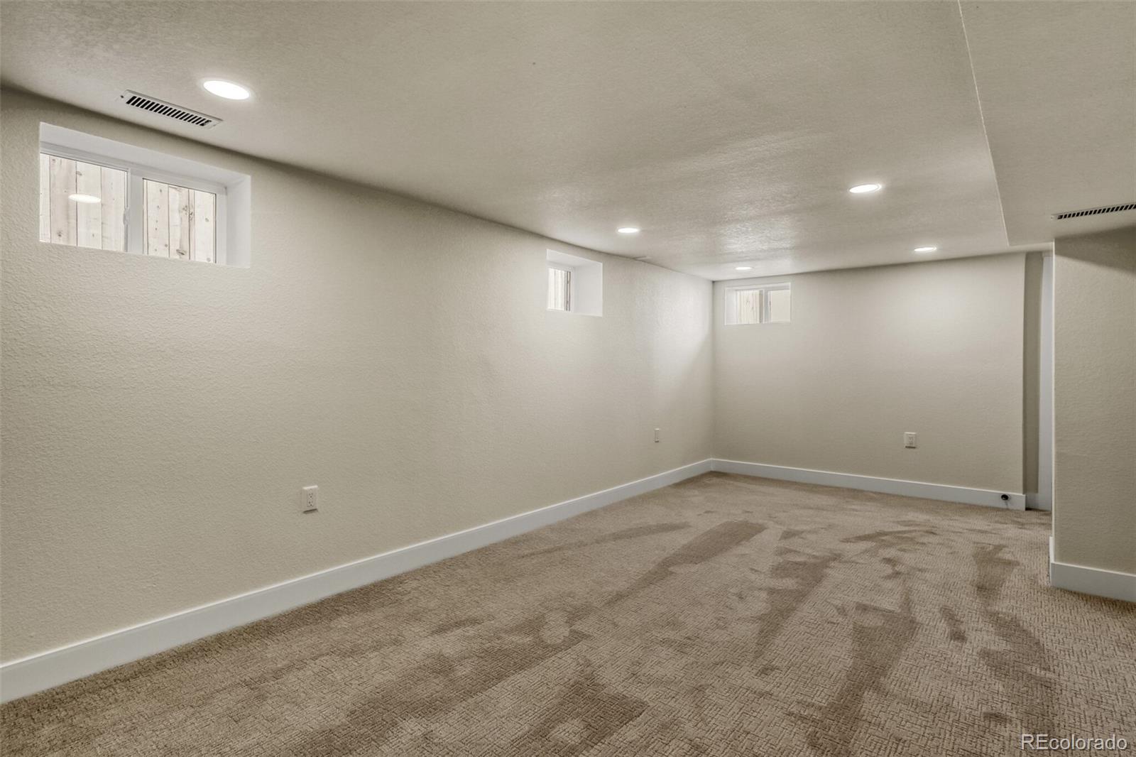 MLS Image #22 for 2627 n york street,denver, Colorado